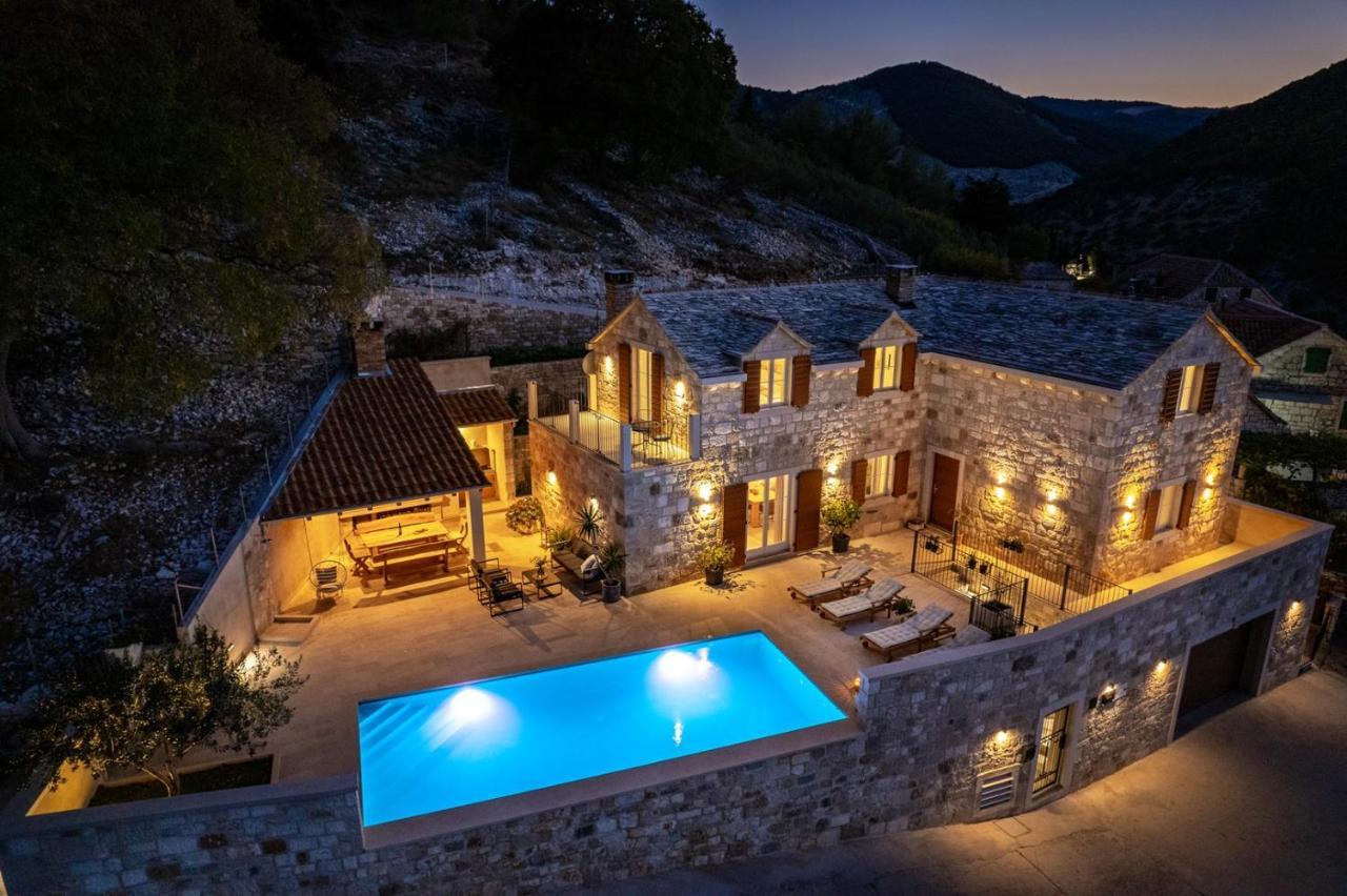 New Villa Ani! Traditional And Luxurious 4-Bedroom Villa With Heated Pool And Sea Views Postira Ngoại thất bức ảnh