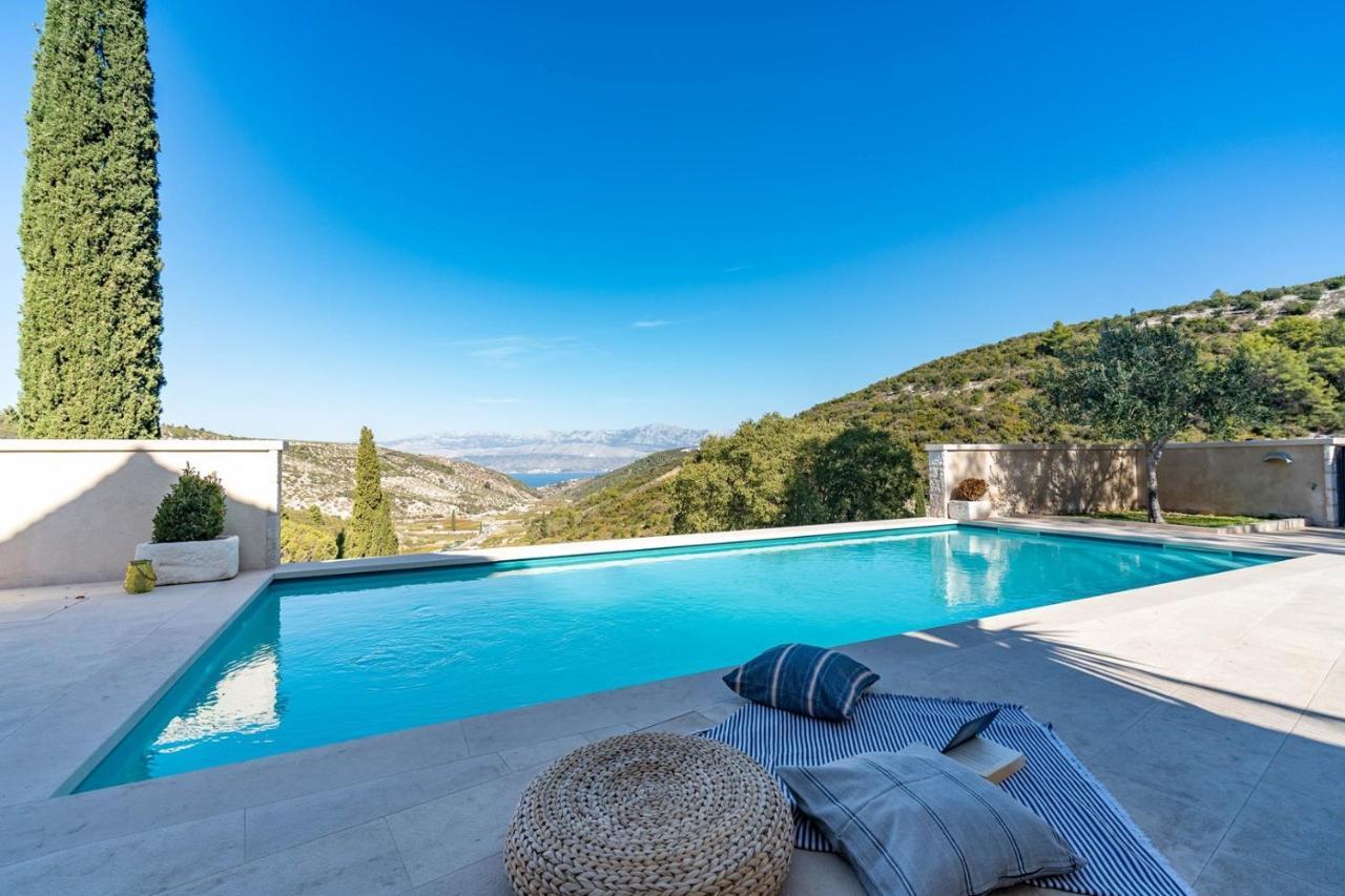 New Villa Ani! Traditional And Luxurious 4-Bedroom Villa With Heated Pool And Sea Views Postira Ngoại thất bức ảnh