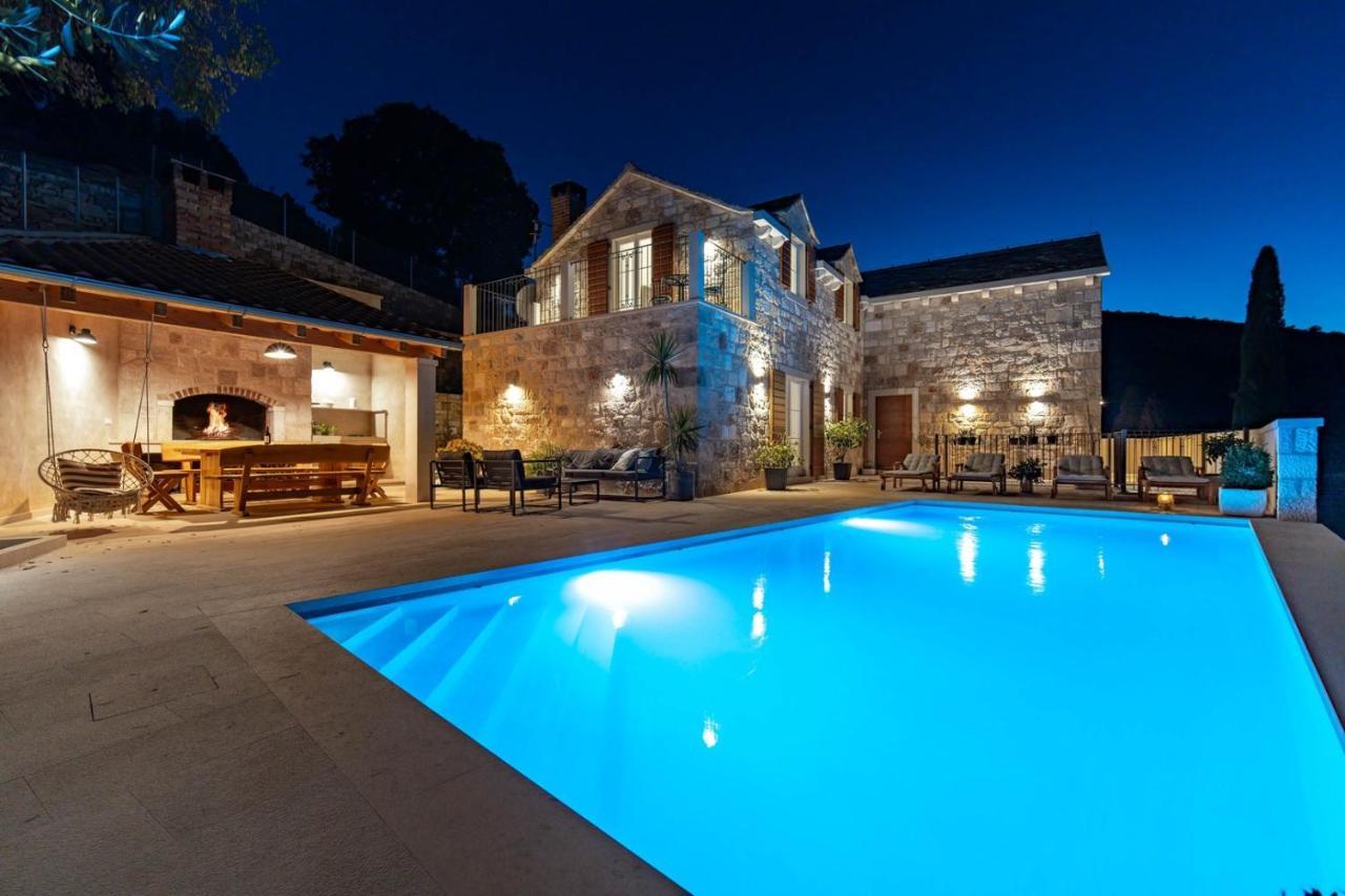 New Villa Ani! Traditional And Luxurious 4-Bedroom Villa With Heated Pool And Sea Views Postira Ngoại thất bức ảnh