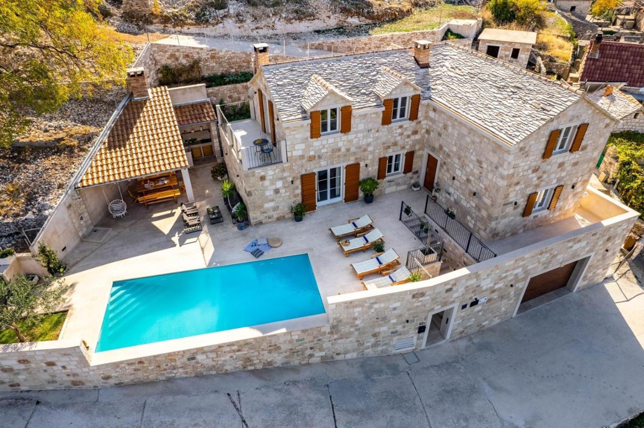 New Villa Ani! Traditional And Luxurious 4-Bedroom Villa With Heated Pool And Sea Views Postira Ngoại thất bức ảnh