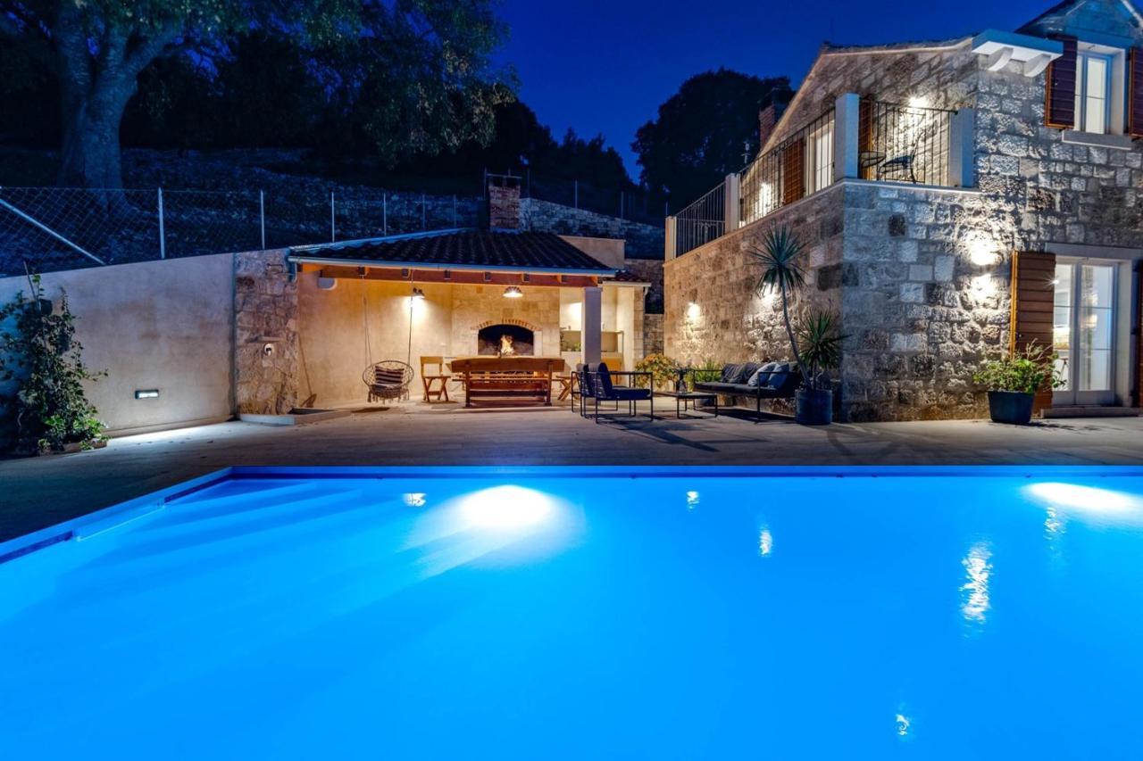 New Villa Ani! Traditional And Luxurious 4-Bedroom Villa With Heated Pool And Sea Views Postira Ngoại thất bức ảnh